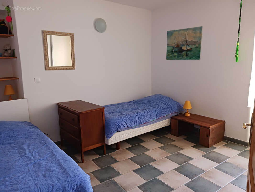 Maison à SAINT-ETIENNE-DE-FONTBELLON