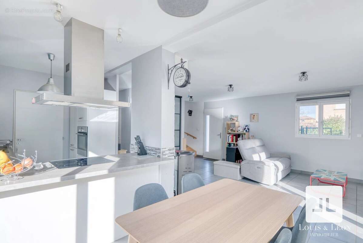 Maison à LACHASSAGNE