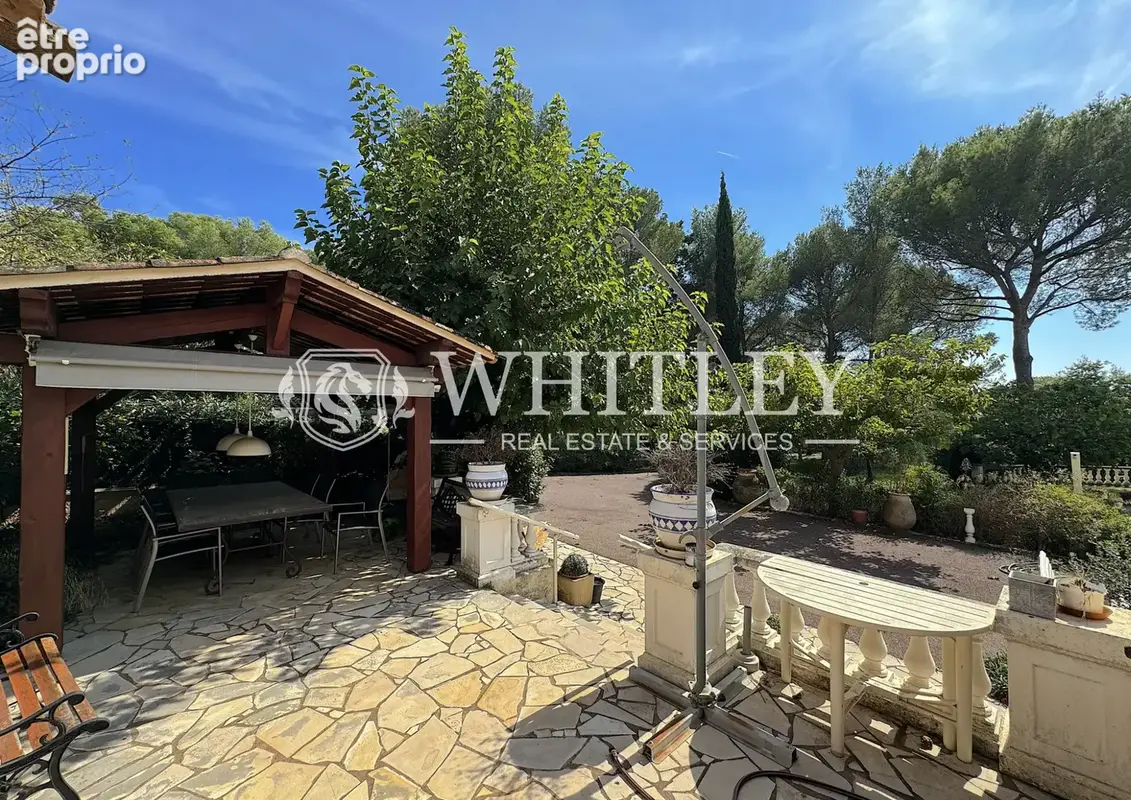 Villa rare à la vente avec grand terrain de plus de 5000 m2 et piscine - photo 6
