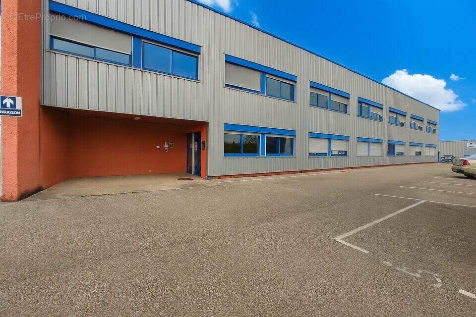 Autre à SAINT-QUENTIN-FALLAVIER