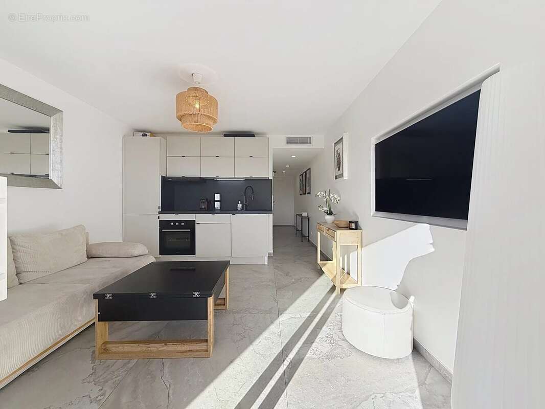 Appartement à VILLENEUVE-LOUBET
