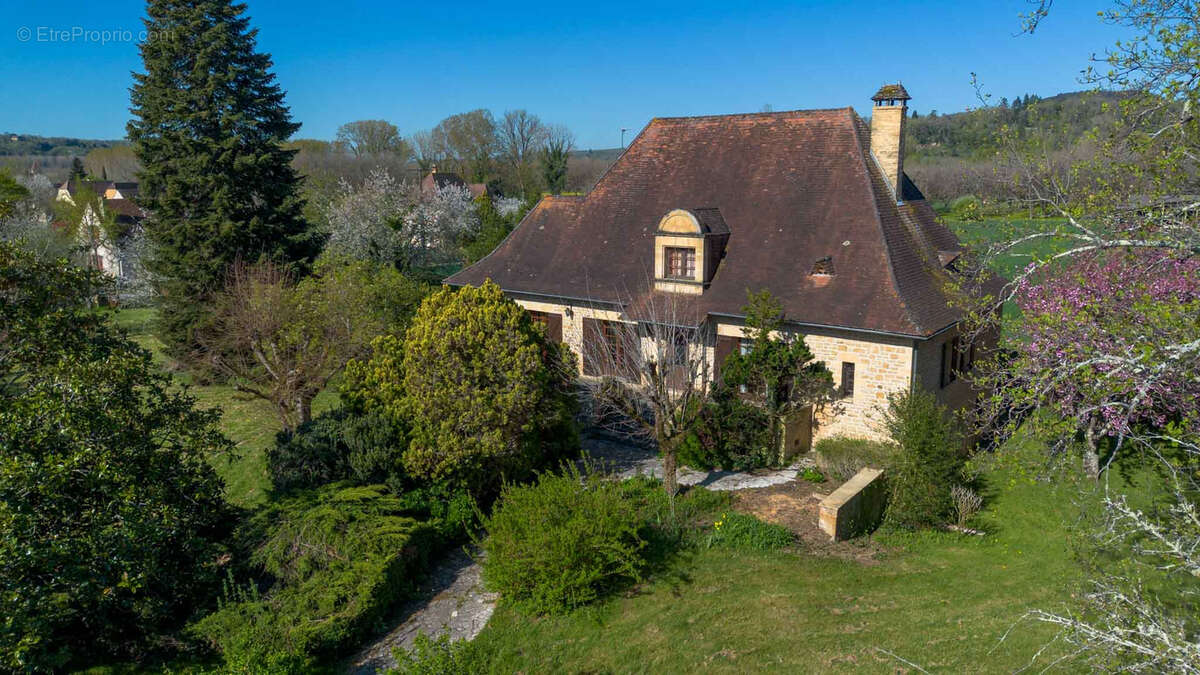Maison à SAINT-JULIEN-DE-LAMPON