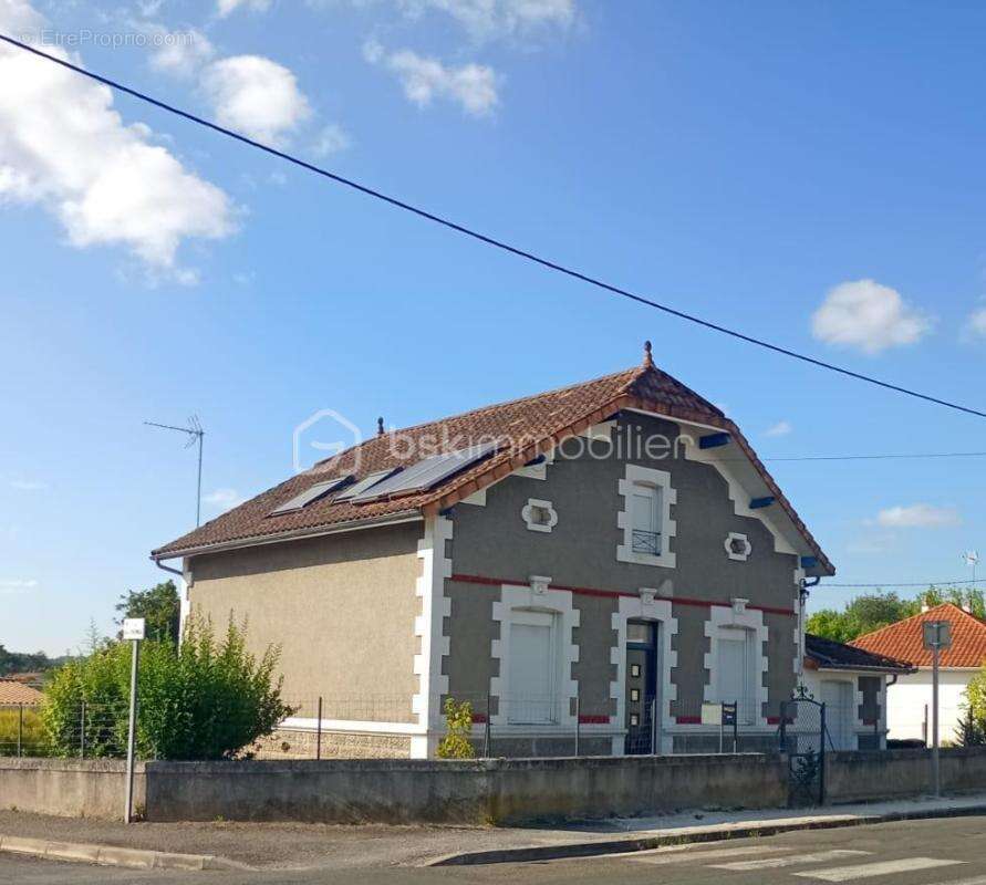 Maison de caractère R+1 de 166m² - photo 2