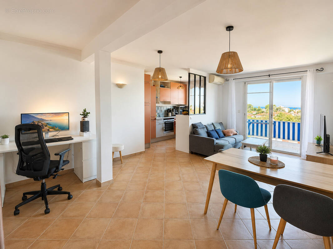 Appartement à VILLENEUVE-LOUBET