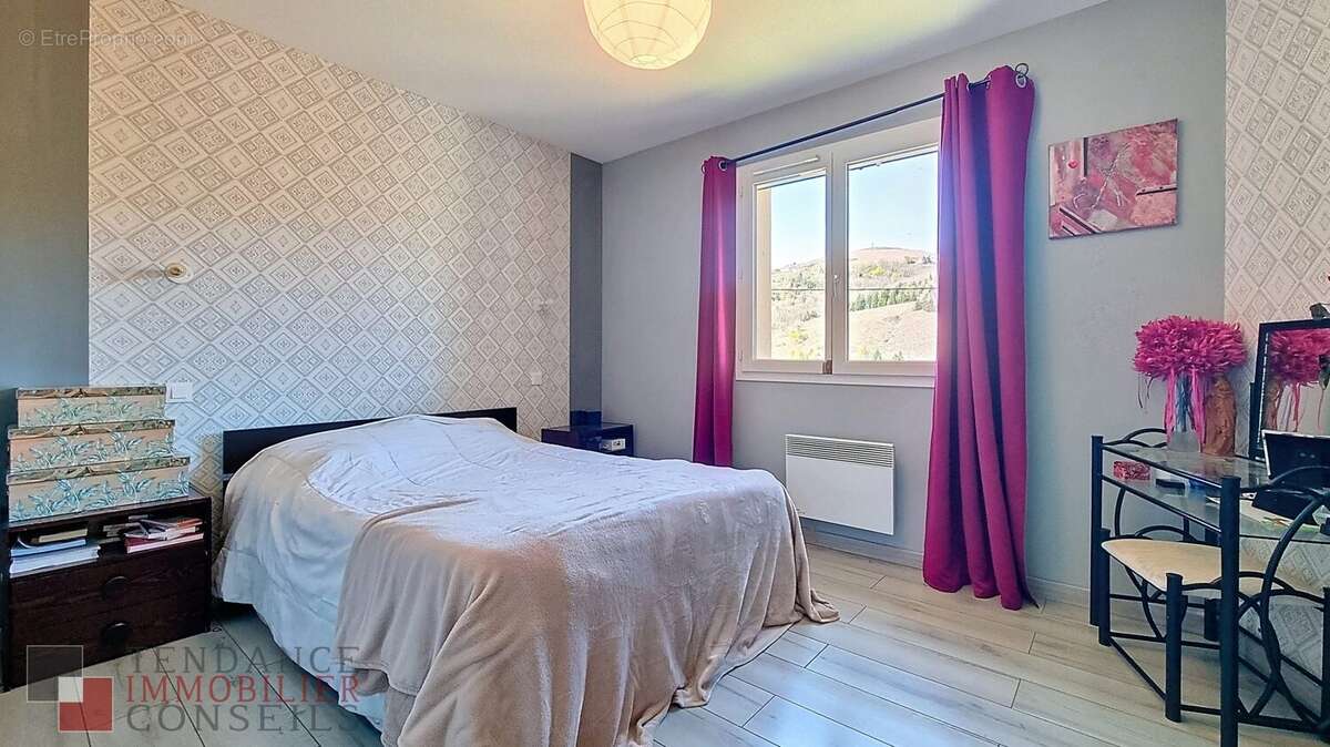 Maison à VAUX-EN-BEAUJOLAIS