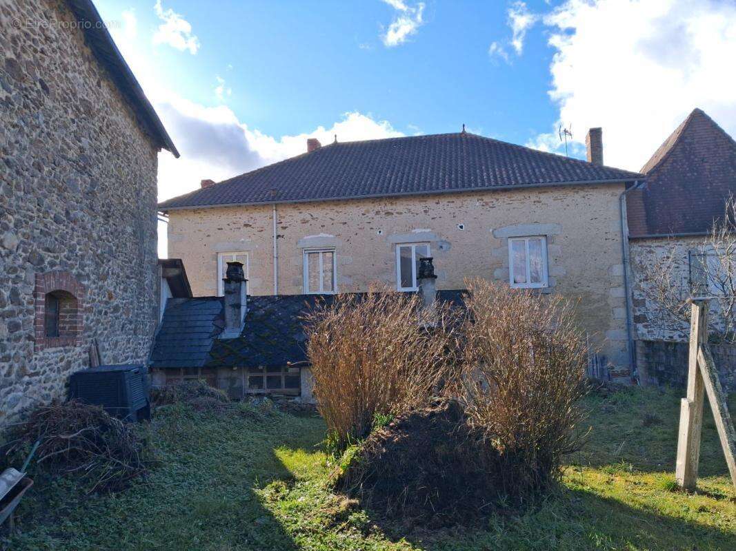 Maison à LINARDS