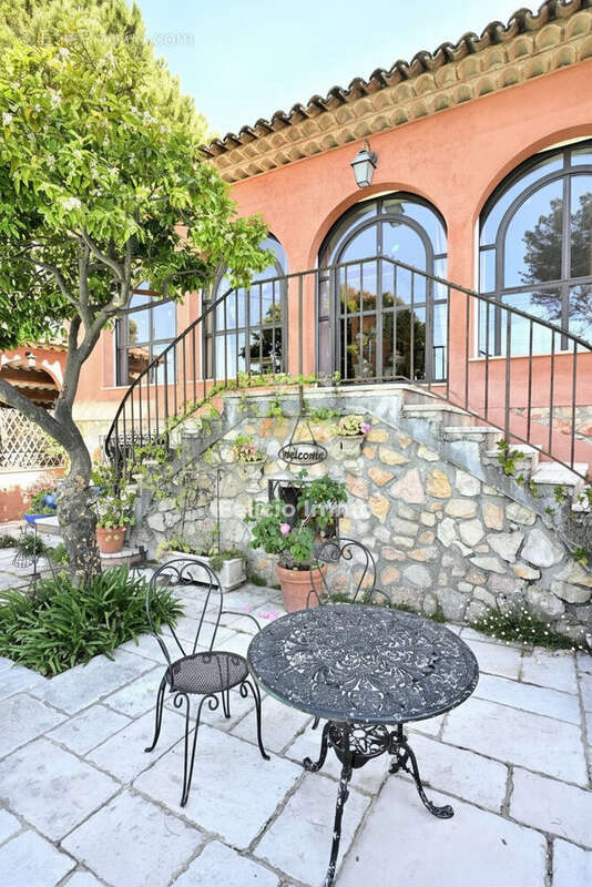 Maison à MOUGINS