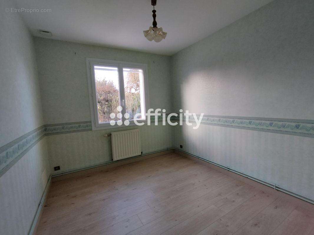 Maison à SAINT-GEORGES-DE-REX