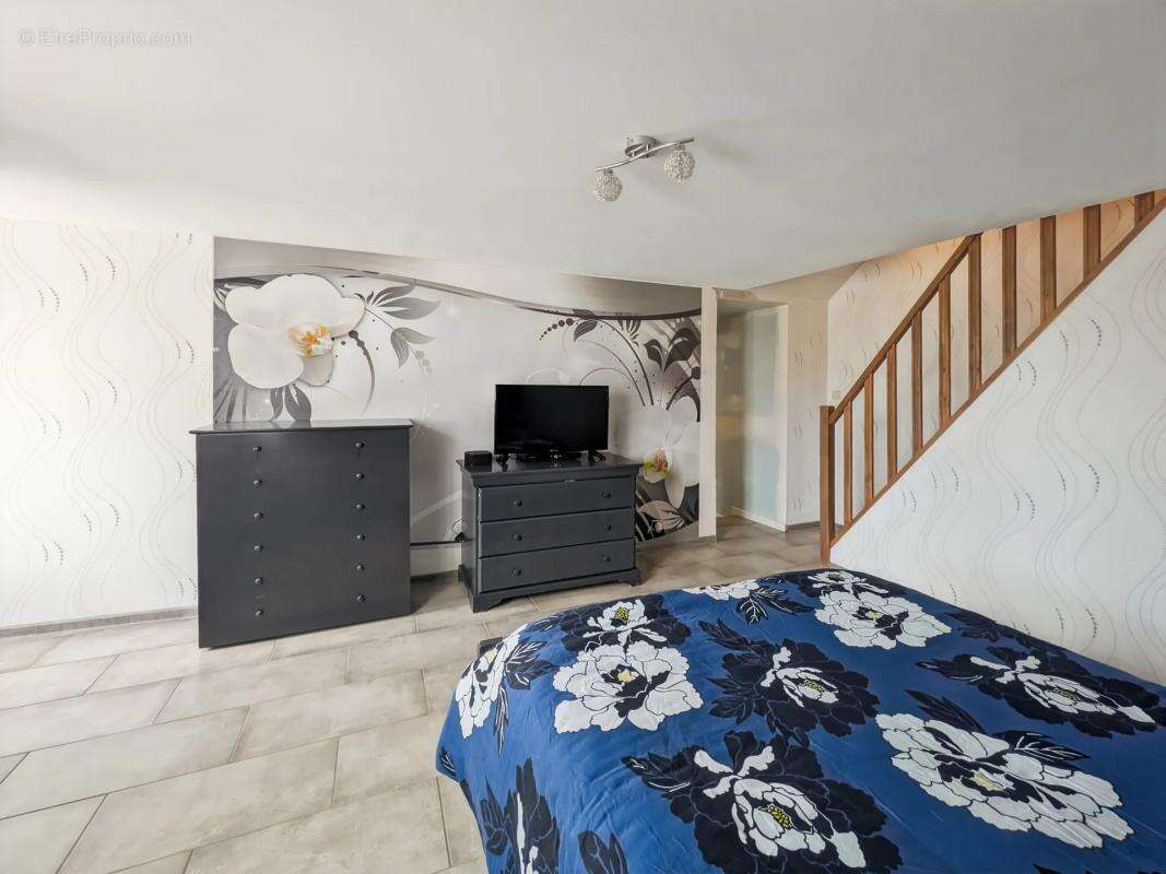 Maison à PERRIERS-EN-BEAUFICEL