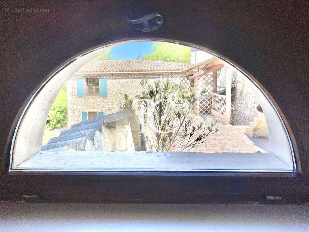 Maison à BARJAC