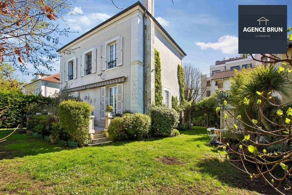 Maison à SAINT-MAUR-DES-FOSSES