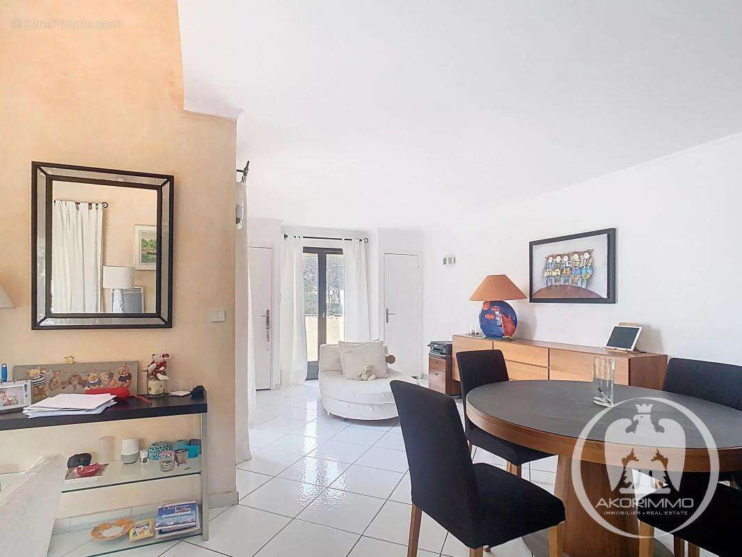 Maison à VILLENEUVE-LOUBET