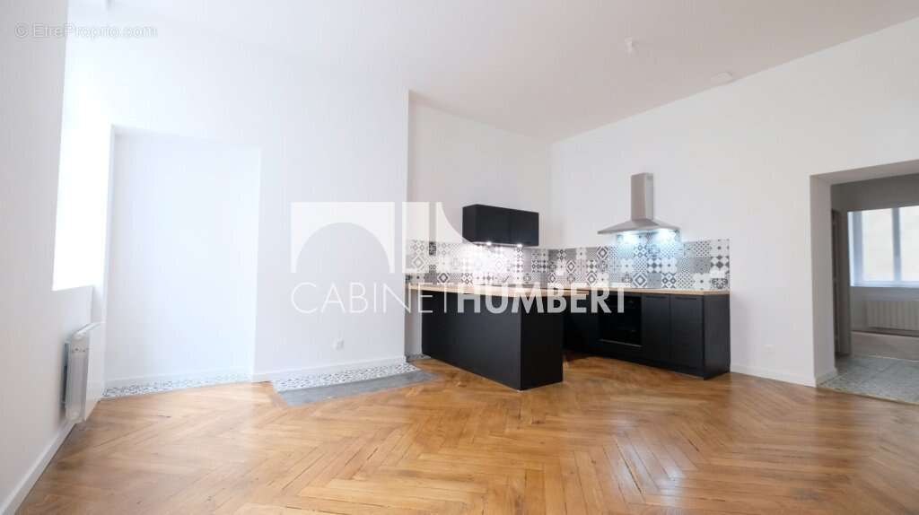 Appartement à SAINT-ETIENNE