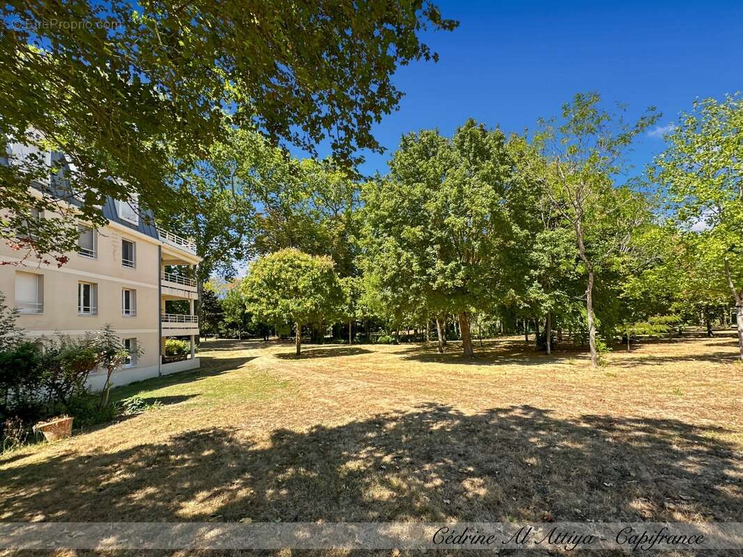 Appartement à vendre 2 pièces de 35m2 au 1er étage avec ascenseur, loggia, parking et local à vélos - photo 10