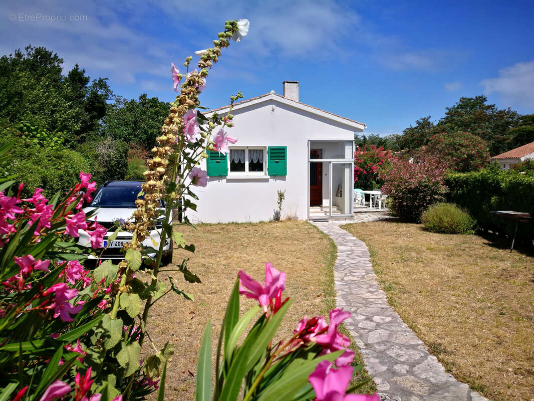 Maison à LA BREE-LES-BAINS