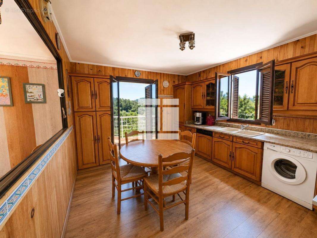 Maison de 152m2 avec un terrain de 2905m2 - photo 7