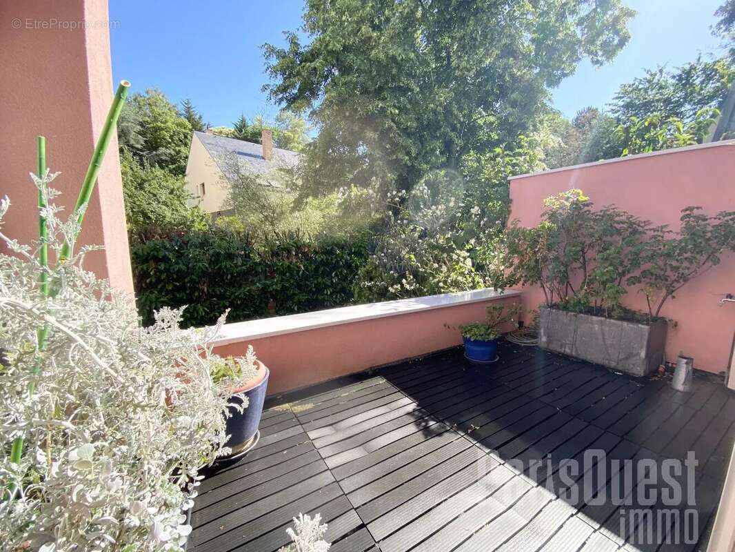 Appartement à VILLE-D'AVRAY
