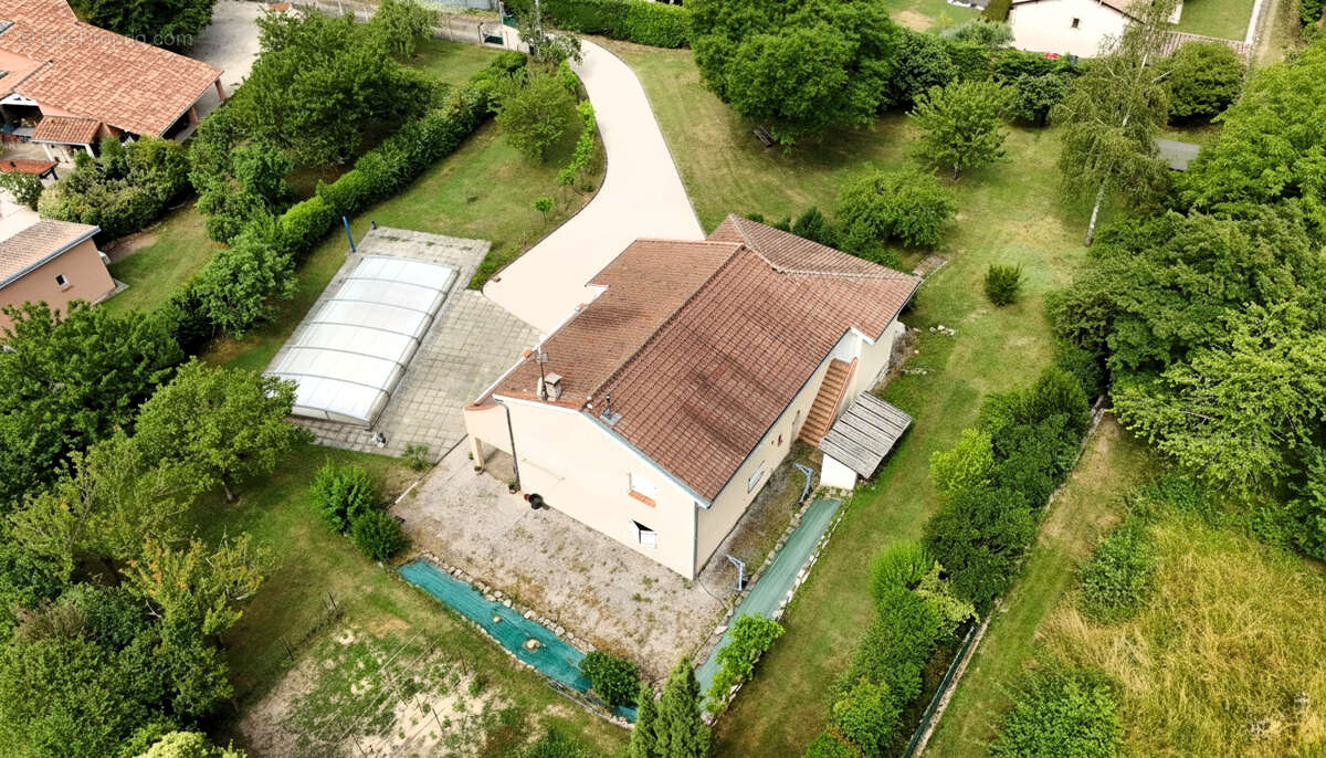 Maison familiale de 182 m² avec piscine et espaces indépendants à Roquefort-sur-Garonne - photo 16