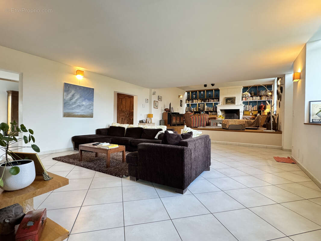 Maison à SALLES-DE-BARBEZIEUX