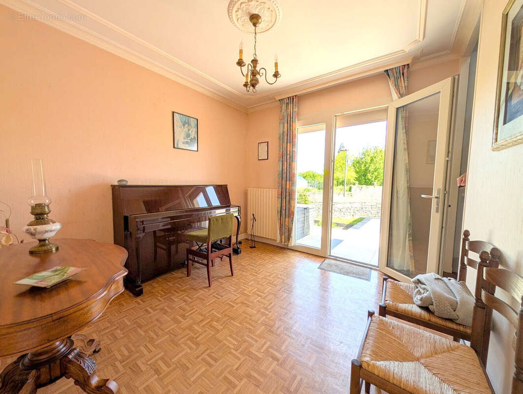 Maison à DOUE-LA-FONTAINE