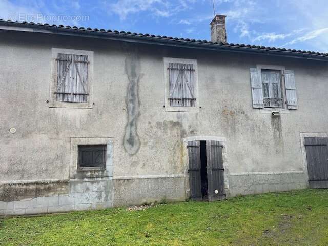 Maison à VAYRES