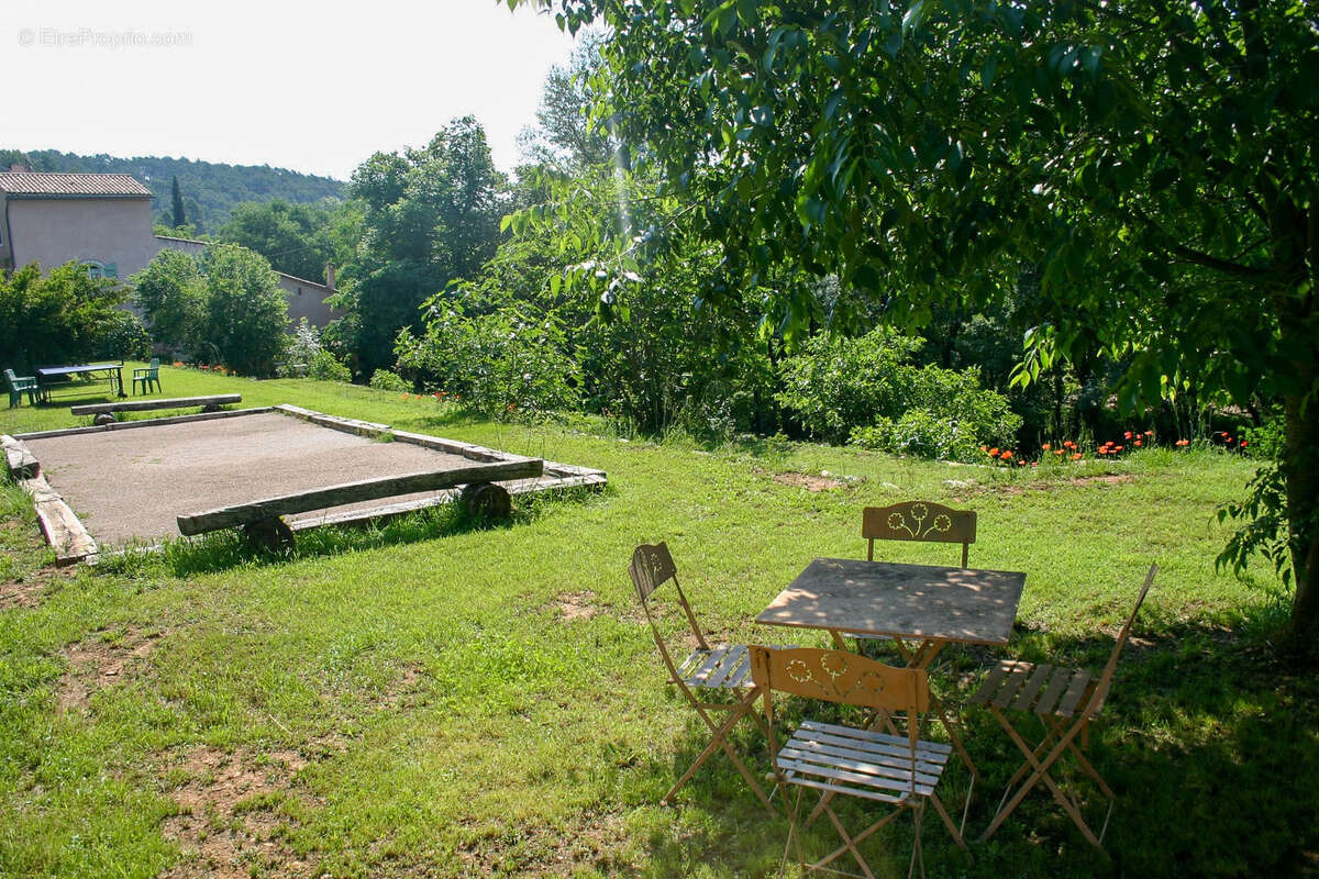 Maison à ENTRECASTEAUX