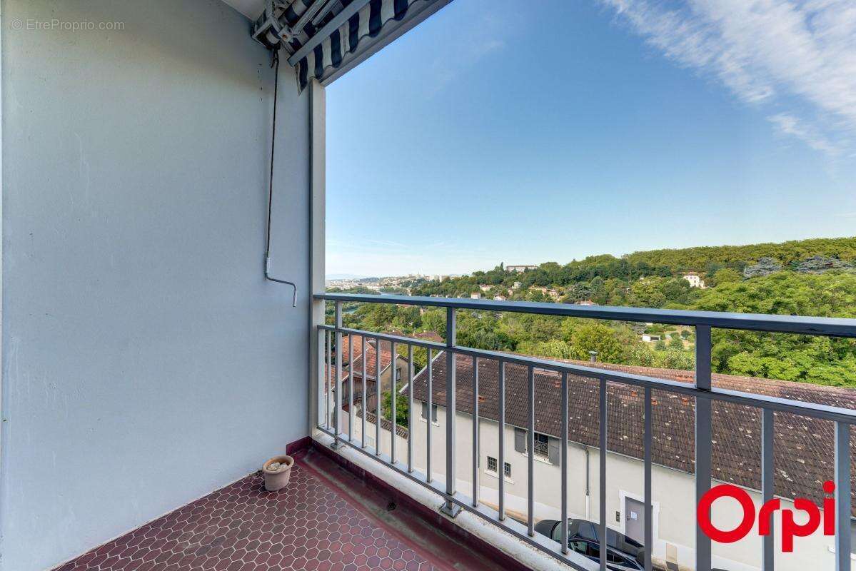 À VENDRE – Chambre avec balcon dans la prestigieuse résidence Le Petit Versailles – Caluire-et-Cuire - photo 4