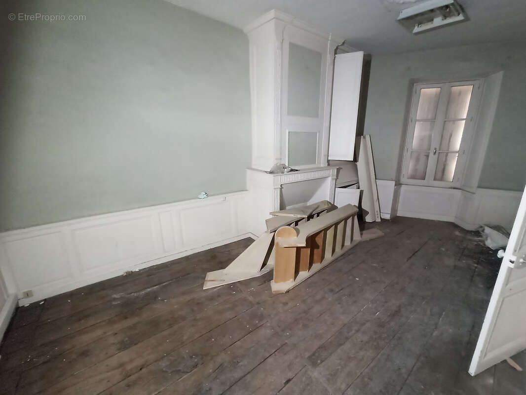 Commerce à SAINT-JUNIEN