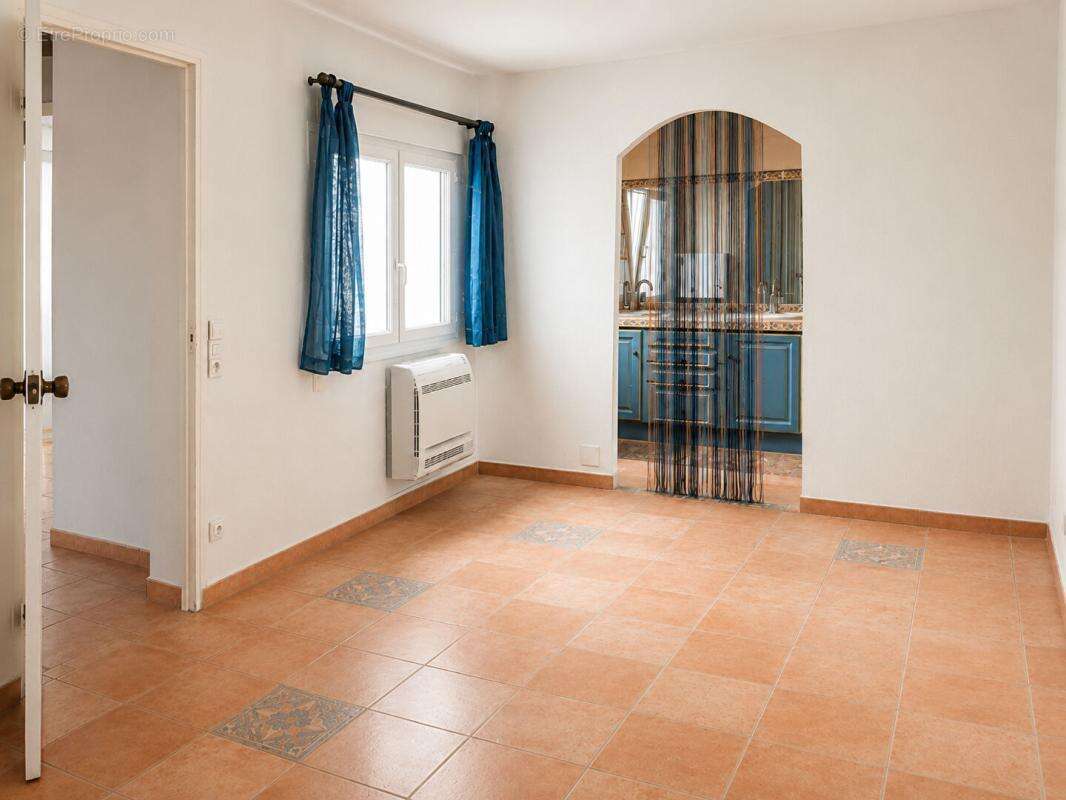 Maison de village, comprenant 1 appartement et 1 studio - photo 9