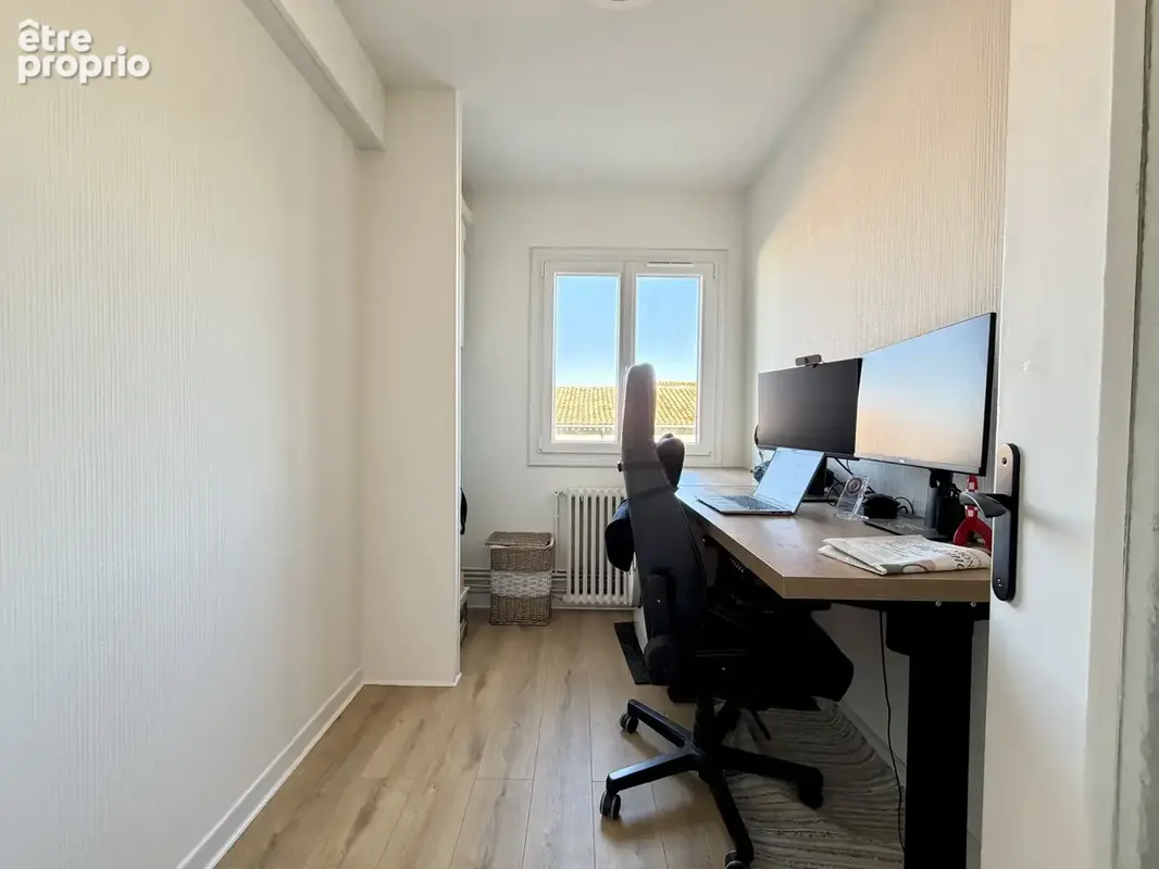 Appartement lumineux avec balcon sur le canal du Midi et deux places de stationnement - photo 16