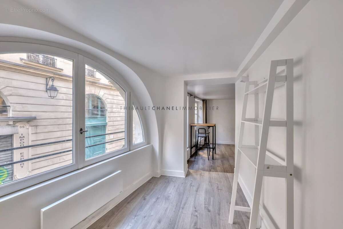 Appartement à PARIS-2E