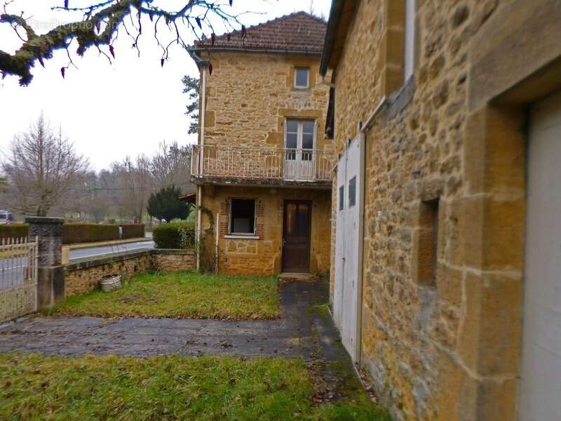 Dpt Lot (46), à vendre FRAYSSINET LE GELAT maison P6 de 124 m² avec dépendances 118 m² sur terrain de 820 m² - photo 10