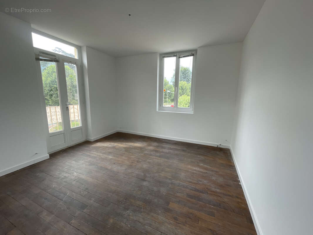 Appartement à COLLONGES-SOUS-SALEVE