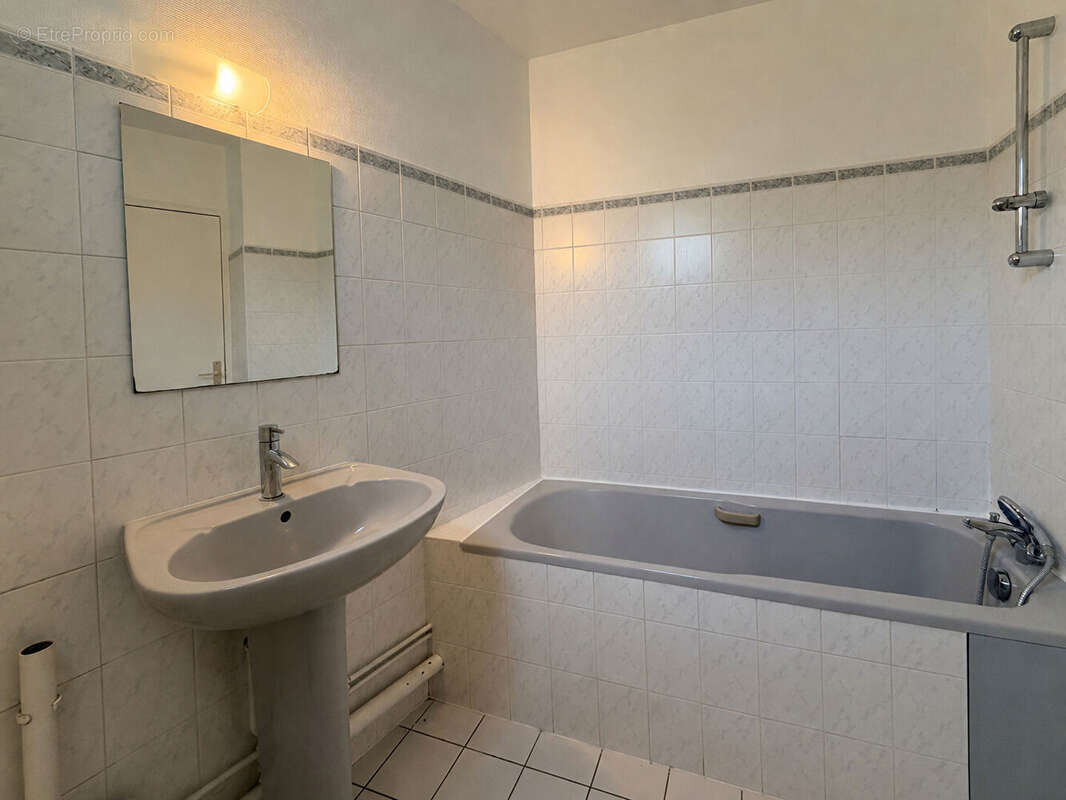 Dijon Toison d'Or  Bel appartement T3 de 69 m² avec terrasse - photo 6
