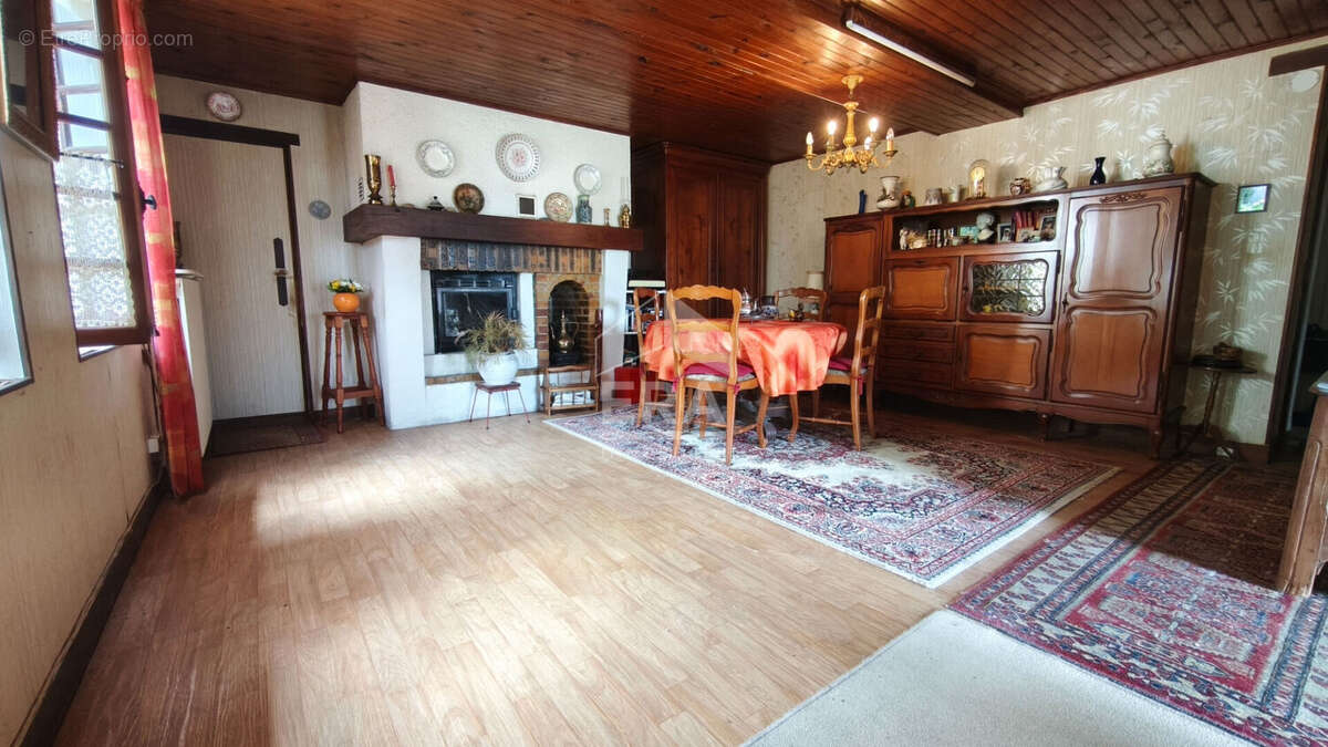 Maison à THIRON-GARDAIS