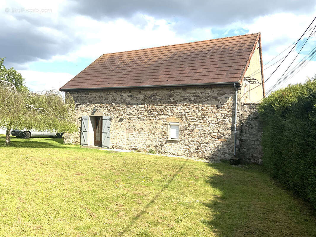 Maison à AUXY