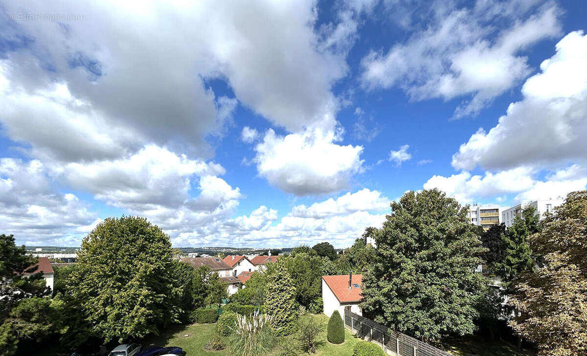 Appartement à FRESNES