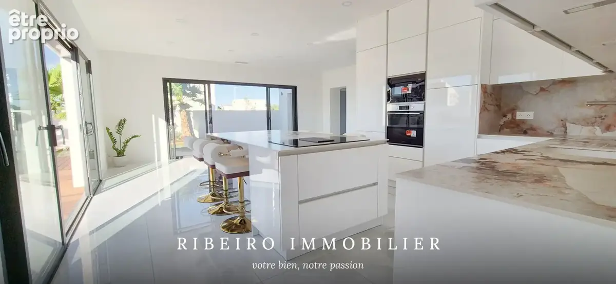 Villa contemporaine à vendre à Agde - piscine, 4 suites, vue sur jardin. - photo 9
