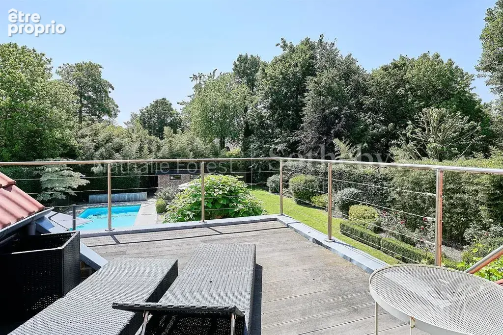 EXCLUSIVITÉ – Croix, splendide maison contemporaine ,4 ch, piscine extérieure. - photo 15