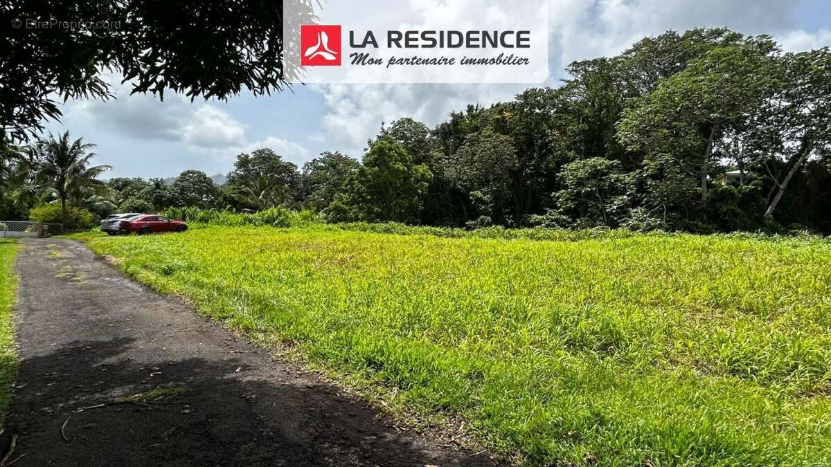 Terrain à LE LAMENTIN