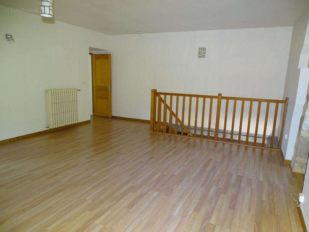 Maison à LE LARDIN-SAINT-LAZARE