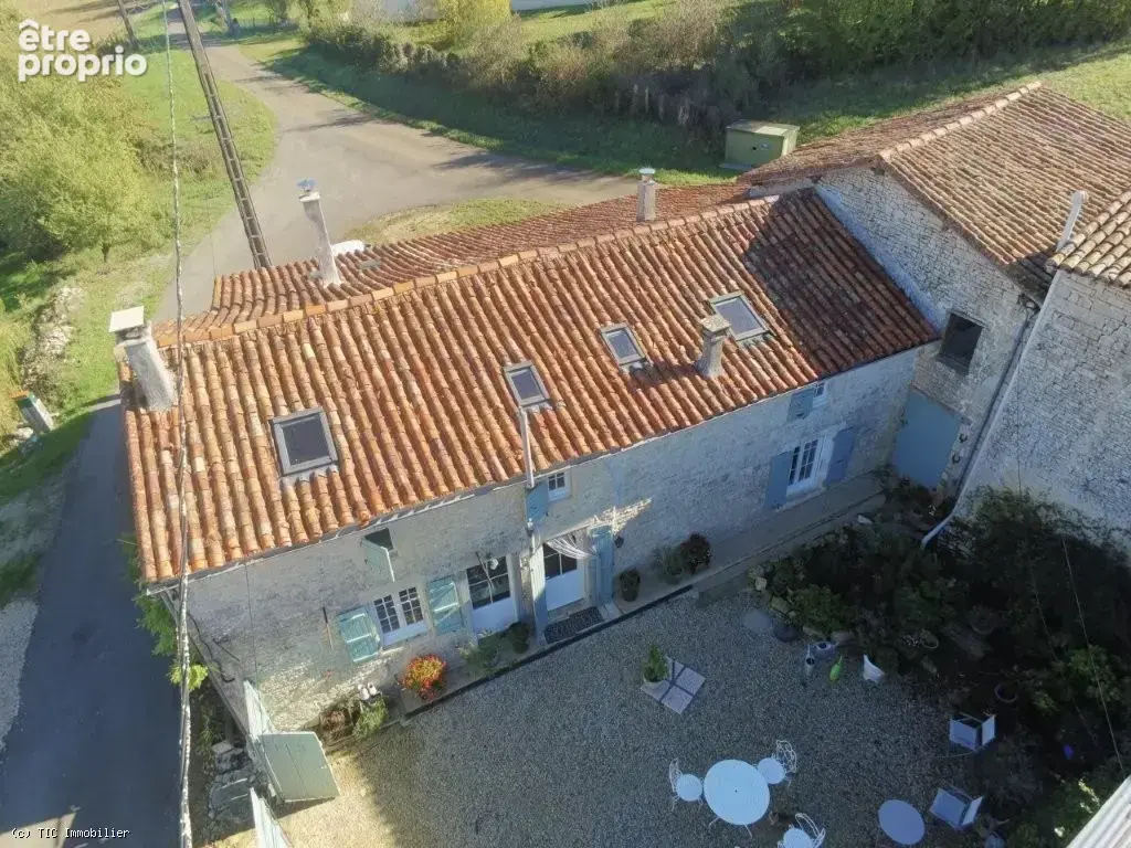 Maison de Village en Pierre Renovée avec 3 Chambres - photo 2