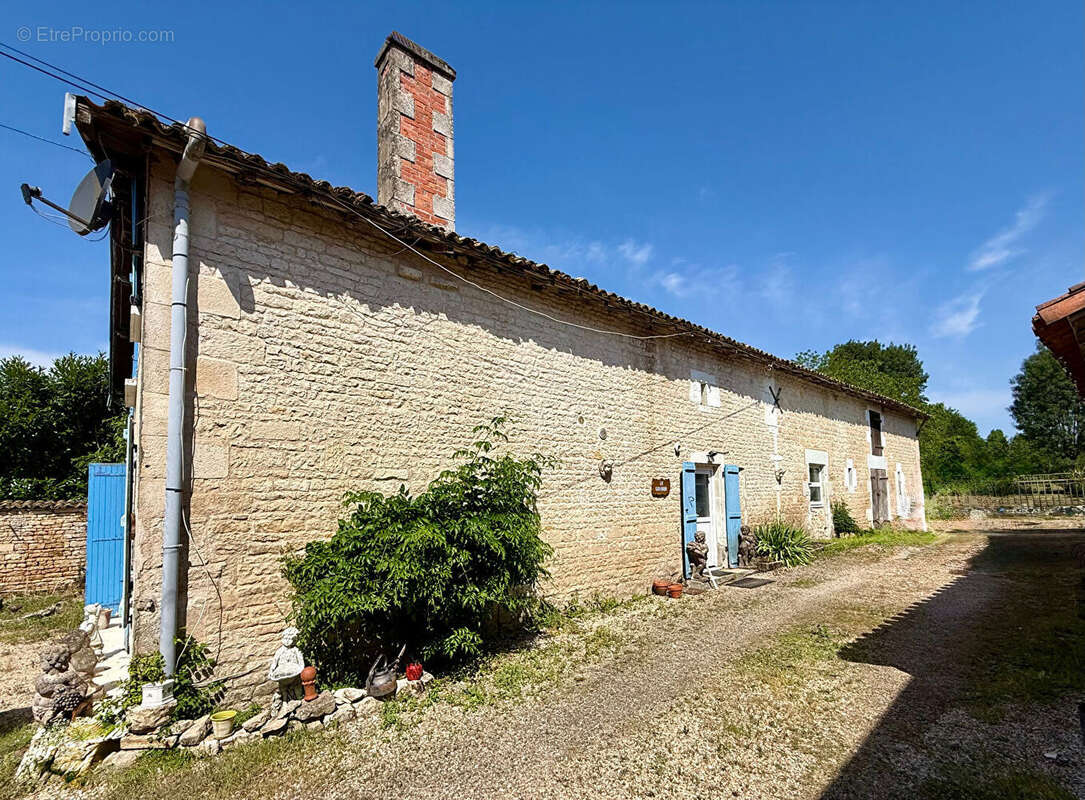 Maison à TILLOU