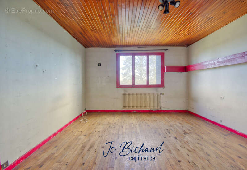 Maison à COLLONGES-AU-MONT-D'OR