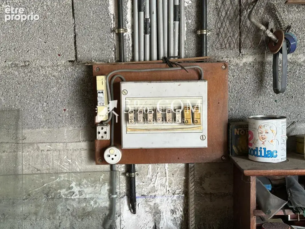 Maison à rénover entièrement sur trois niveaux avec garage - photo 19