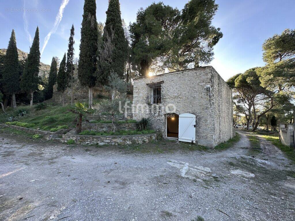 Maison à MONTREDON-DES-CORBIERES