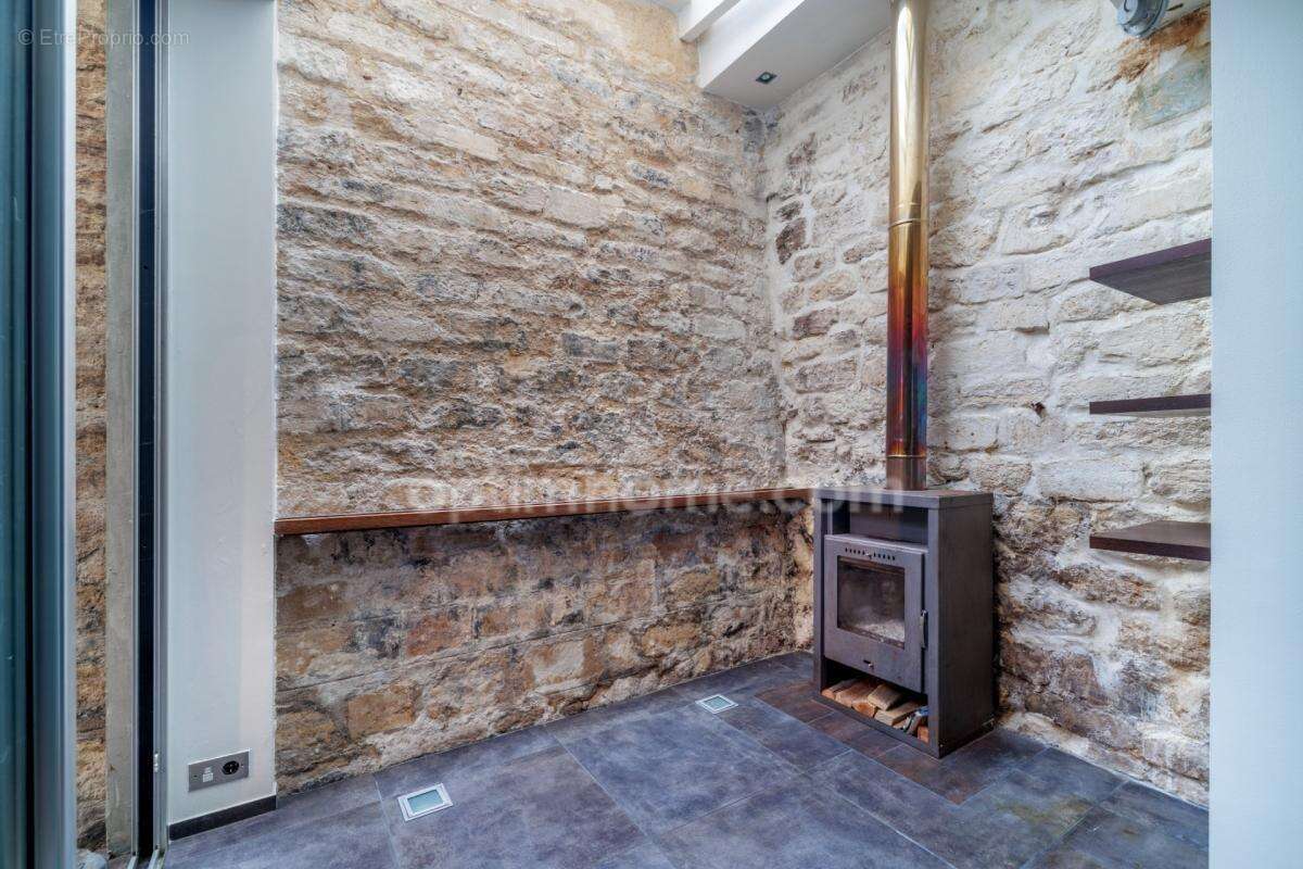 loft avec verrière et patio interieur à vendre 8 pièces 3 chambres - photo 14