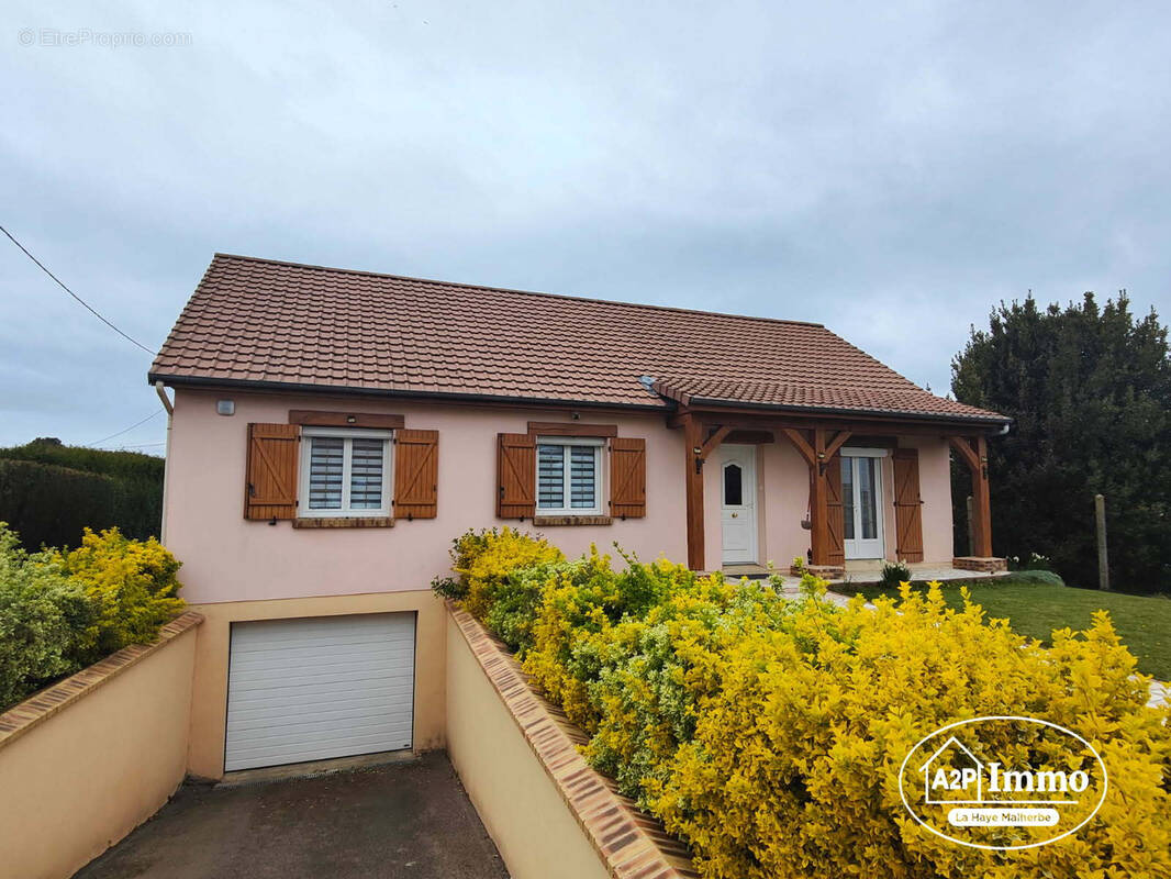 Maison à LA HAYE-MALHERBE