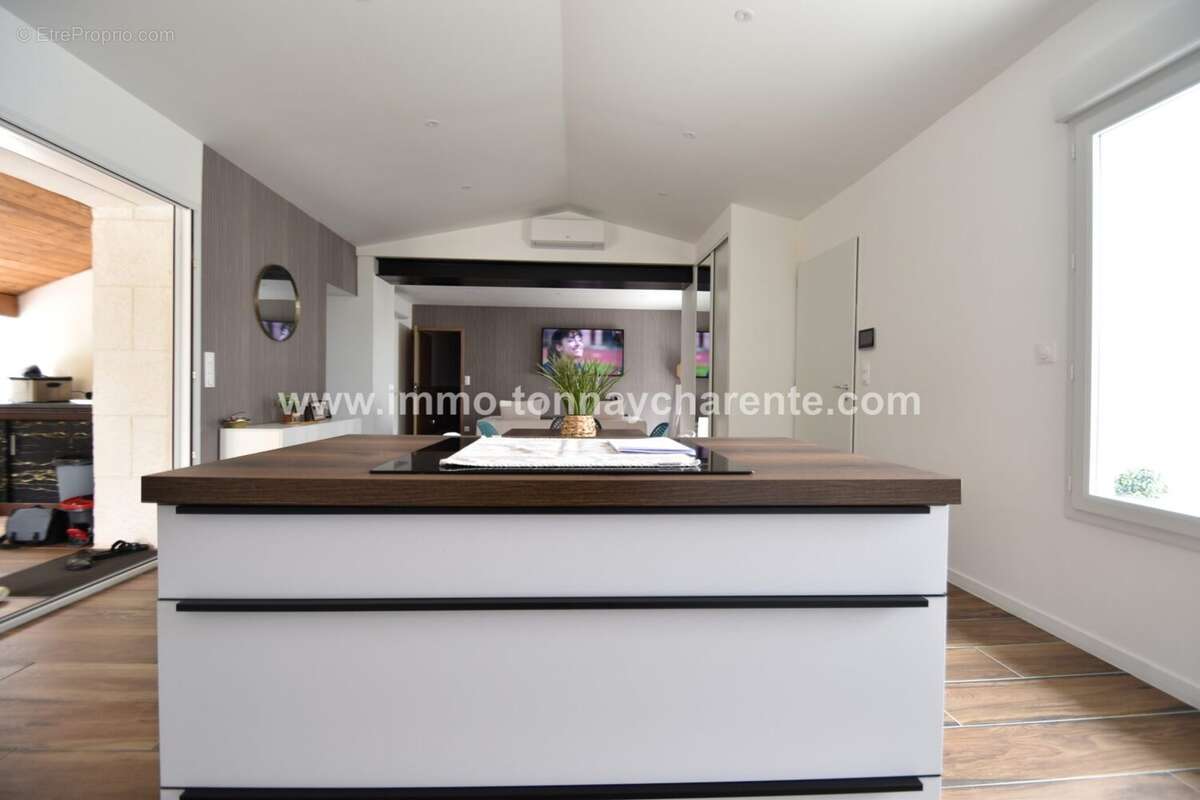 Maison à TONNAY-CHARENTE