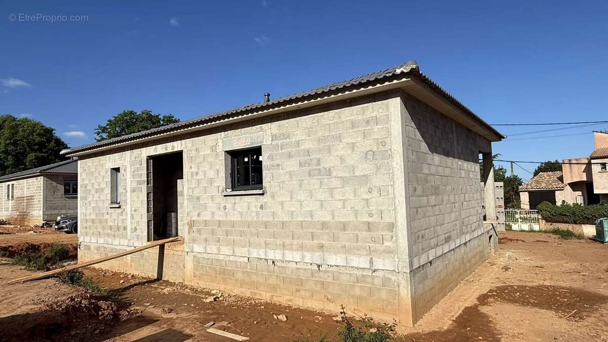 Maison à SANTA-LUCIA-DI-MORIANI